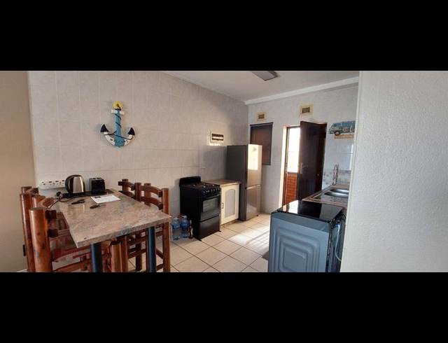 2 BEDROOM APARTMENT FOR SALE IN LAWRENCE ROCKS